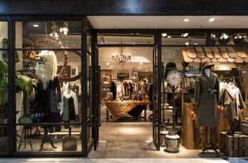 服裝服飾零售店鋪櫥窗設計的八大要點 打造吸睛與轉化的黃金展臺